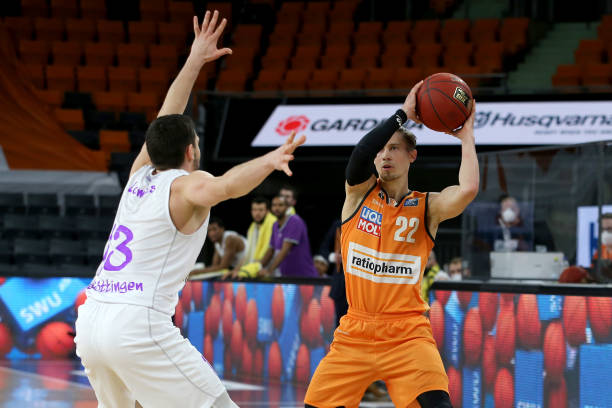 拜仁争夺更 拜仁争夺更